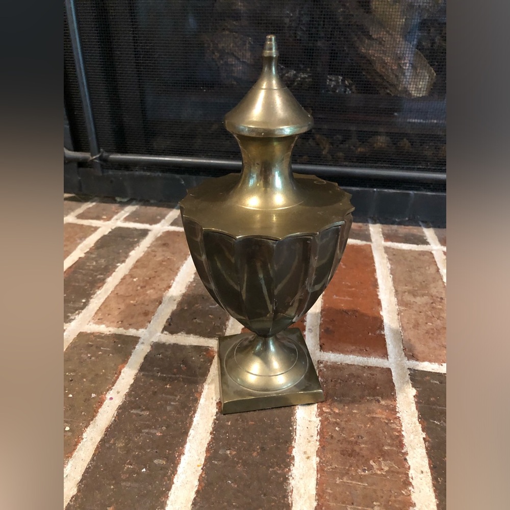 unique vintage gold brass scallopped urn with lid 9.25” tall